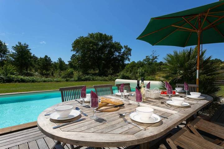 Villa pour 10 personnes, avec piscine, animaux acceptés dans les Landes