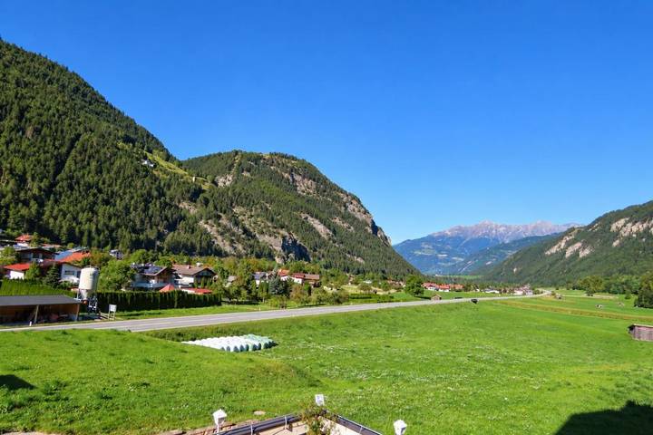 Ferienwohnung für 5 Personen, mit Balkon und Ausblick in Tösens - 2