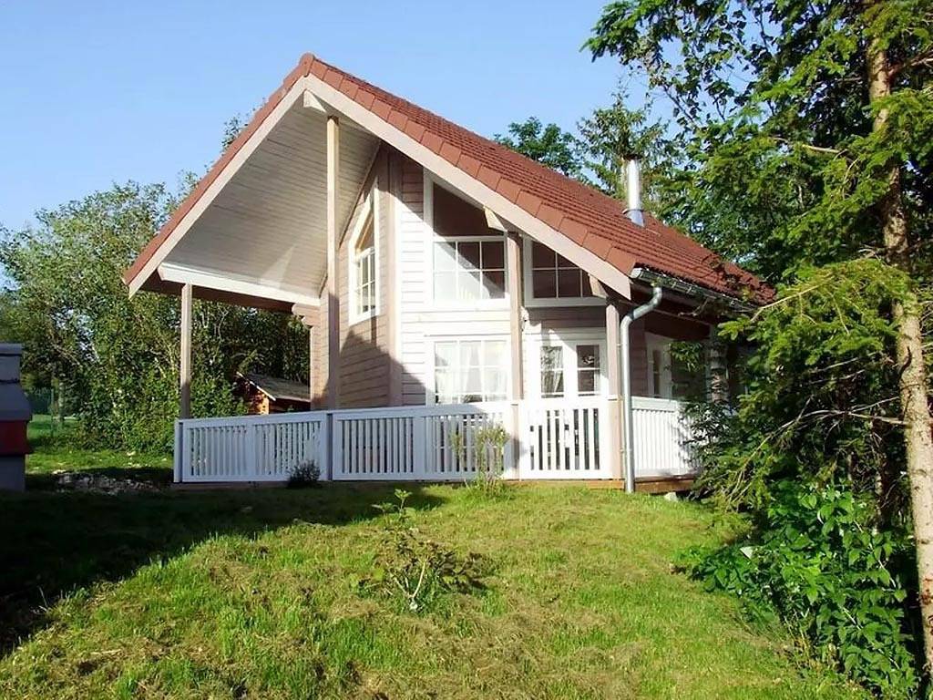 Chalet en bois Les Cornouillers in Chaux-des-Crotenay, Parc naturel régional du Haut-Jura