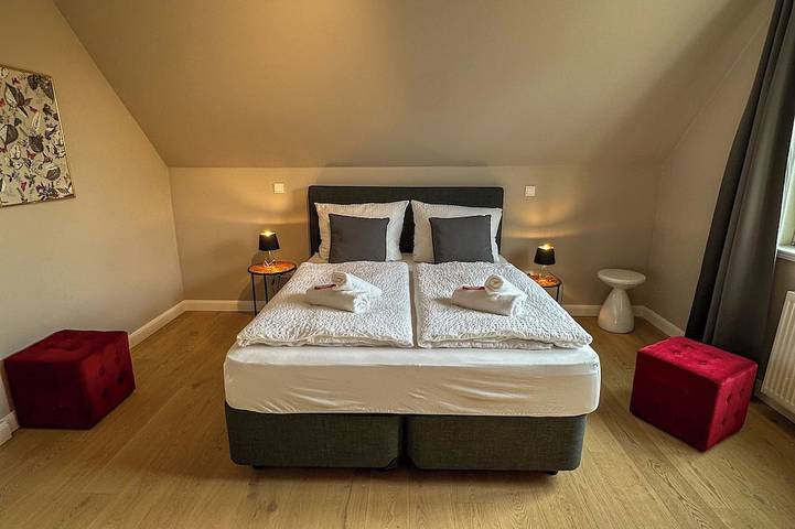 Ganze Wohnung, Uferresidenz: Altbau-Charme, Komfort & Wasserblick in Oldenburg, Niedersachsen