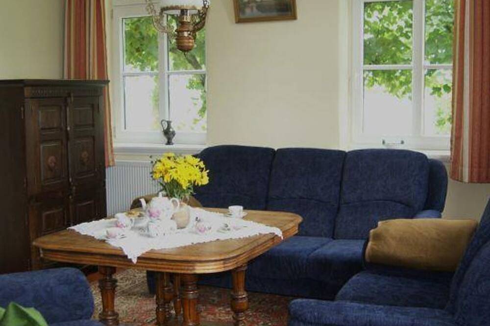 Ganze Wohnung, Ferienwohnung Bauernstube - Friesenborg - Fewo Klein Sande in Hinte, Nordseeküste