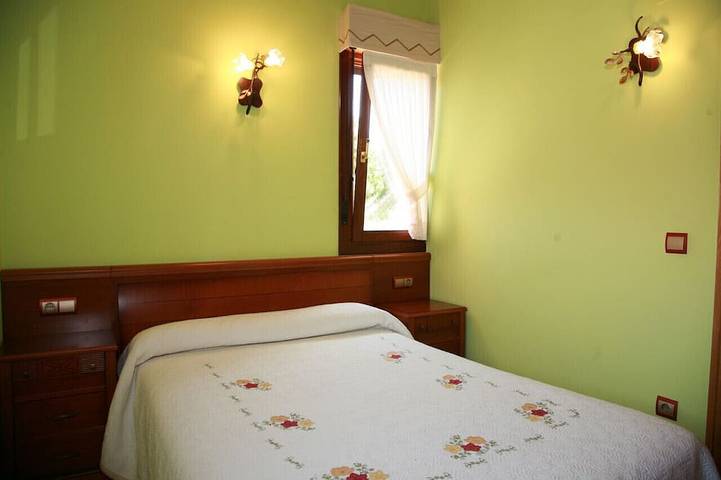 Offer - Self catering Gaztelubidea for 4 + 2 persons in Bernedo, Cordillera Cantábrica