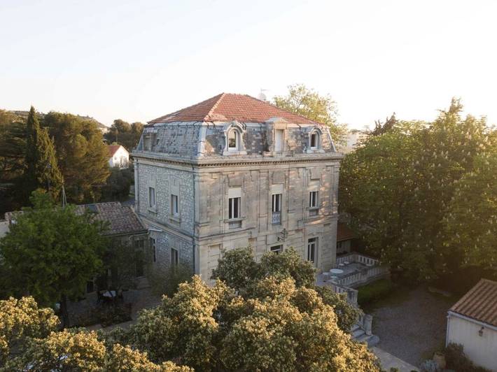 Hôtel pour 2 personnes, avec Terrasse et Jacuzzi ainsi que Jardin et Piscine