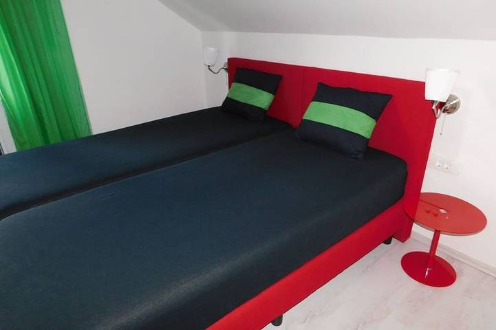Ganze Wohnung, 3-Zimmer-Ferienwohnung mit Klima Povlja, Brac in Povlja, Brac