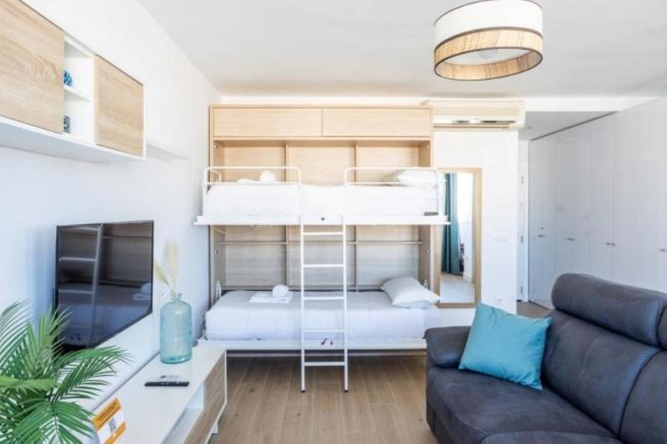 Studio entier, Studio « Valdelagrana avec parking et piscine » : piscine commune, Wi-Fi et climatisation in Valdelagrana, El Puerto de Santa María