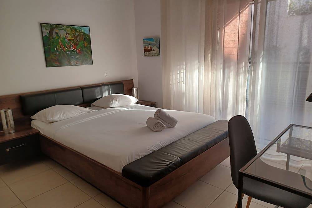 Apartamento entero, Clos des Chênes - Very quiet apt. near Montpellier - Tramway 1 minute away in Castelnau-le-Lez, Côte d'Améthyste