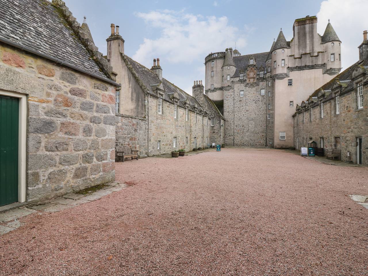 Entire apartment, East Wing - Castle Fraser in Aberdeenshire