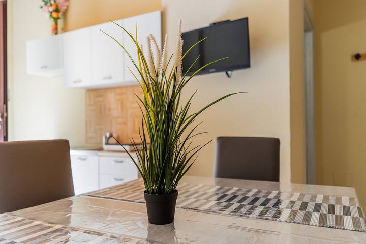 Geheel appartement, Appartement 'Simone' met Wi-Fi en airconditioning in Alezio, Golf van Tarente