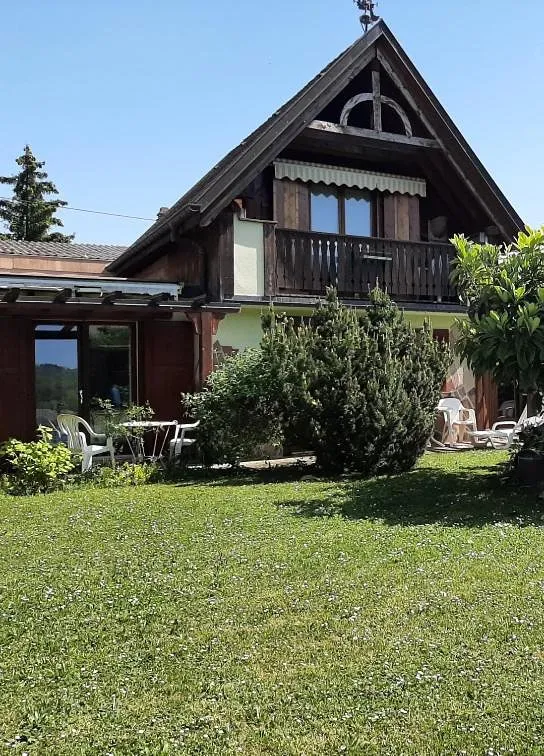 Alojamiento y desayuno para 2 personas, con jardín además de vistas y terraza - 1