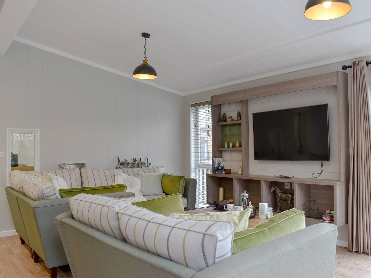 Lakeview Lodge in Wiltshire