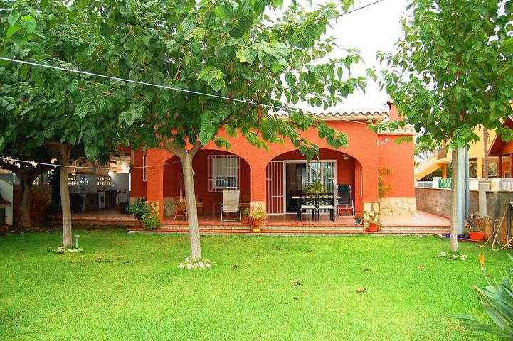 Holiday home for 6 people, with garden and terrace, with pets - 1