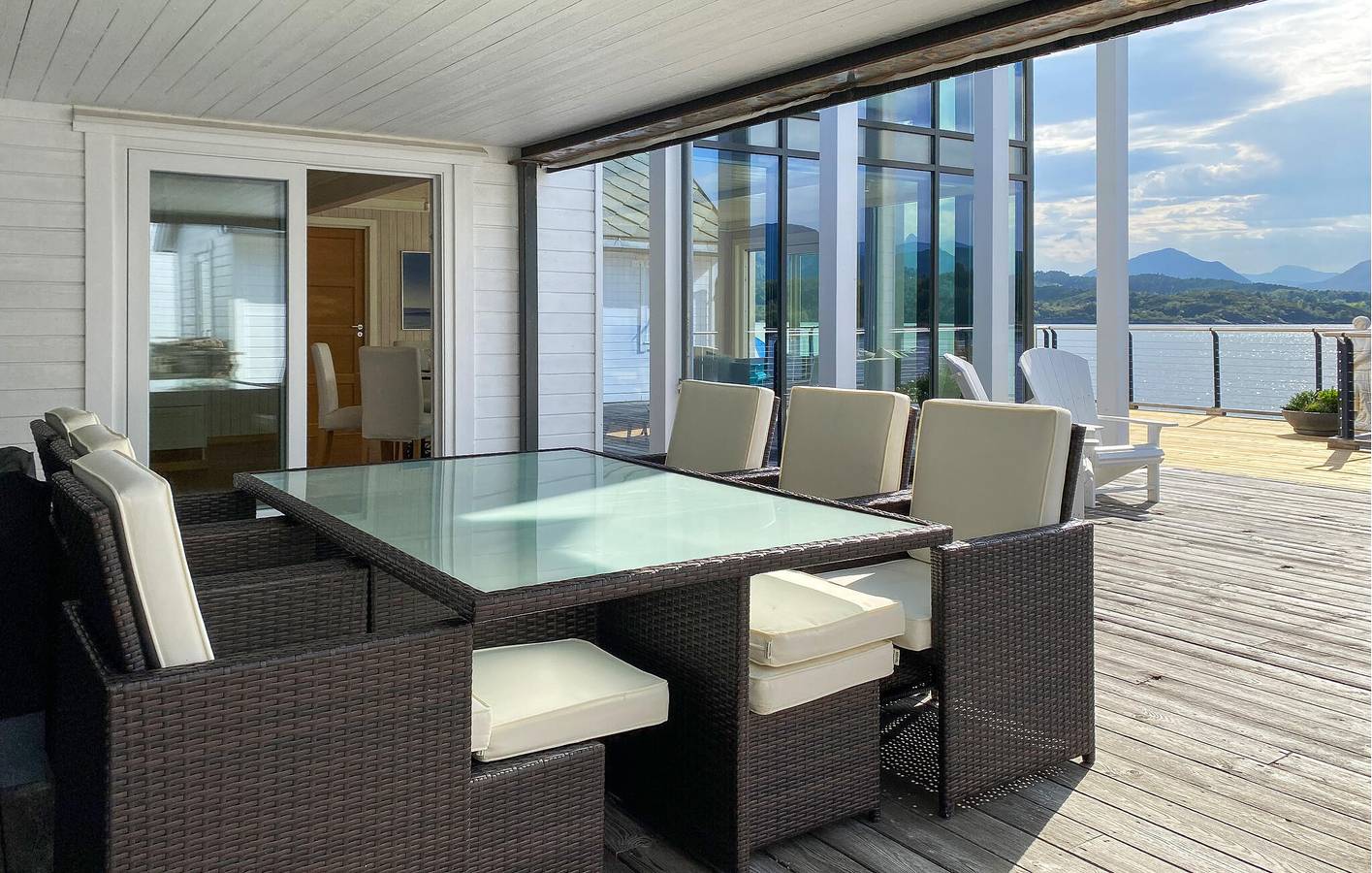 Ganze Ferienwohnung, Ferienwohnung für 6 Personen mit Terrasse in Herøy