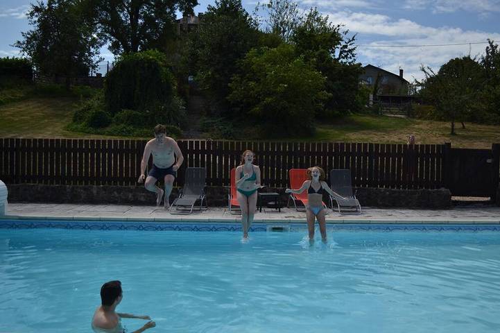 Location de vacances pour 10 personnes, avec jardin et piscine à Piégut-Pluviers