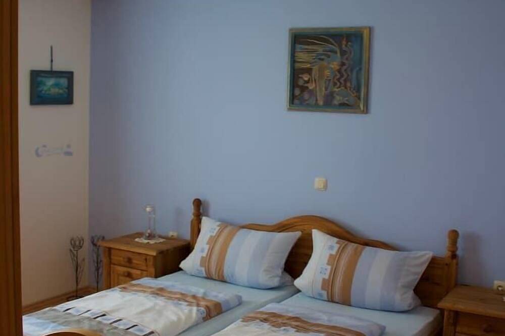 Ganze Wohnung, Ferienwohnung (53qm) für bis zu 4 Personen mit Terrasse in Nittenau, Ostbayern
