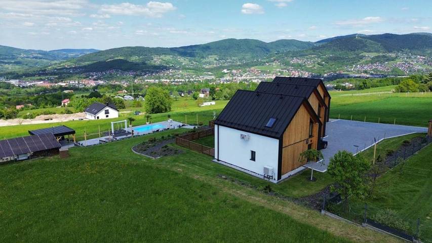 Apartament wakacyjny dla 6 osób, z basen i jacuzzi oraz ogród w Laskowa - Kamionna