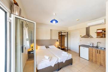 Holiday Apartment for 3 People in Kavos, Corfu, Photo 4