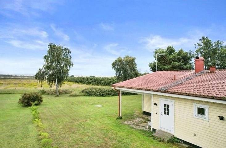 Hus för 6 Personer, med sjöutsikt samt utsikt och trädgård i Kristianstad