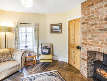 Log Cabin for 4 People in Lincolnshire, Midlands, Photo 3