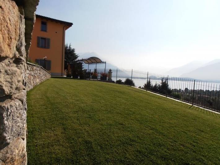 Location de vacances pour 6 personnes, avec piscine ainsi que terrasse et jardin à Domaso - 4