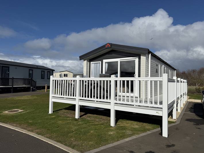 Caravan for 4 people, with garden in North East England