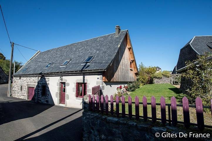 Gîte pour 4 personnes, avec jardin, animaux acceptés à Besse-et-Saint-Anastaise - 2