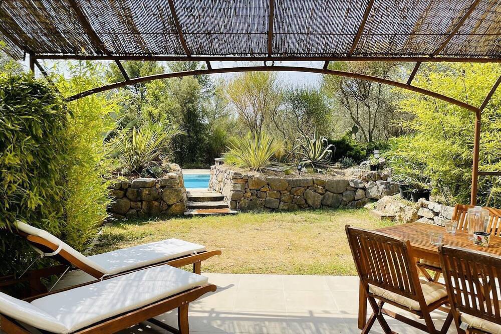 Entire apartment, Provence Var vacation rentals Swimming pool in Trans-en-Provence, Draguignan region