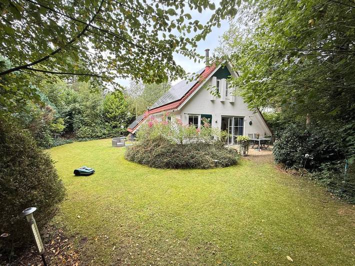 Ferienwohnung für 6 Personen, mit Whirlpool und Terrasse sowie Garten und Pool