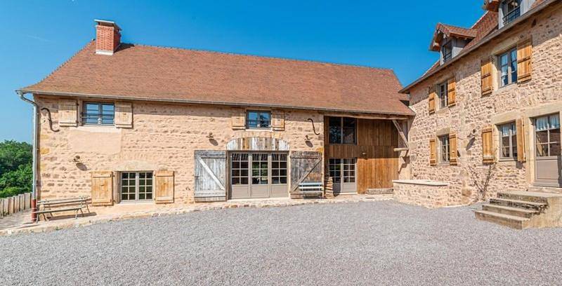 Four-Bedroom House in Colombier-en-Brionnais, Région de Charolles