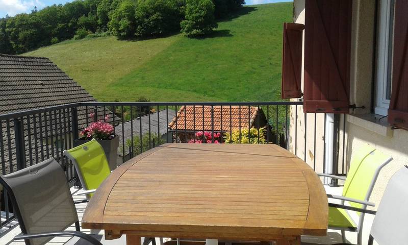 Gîte pour 7 personnes, avec jardin et terrasse, animaux acceptés dans le Cantal - 4