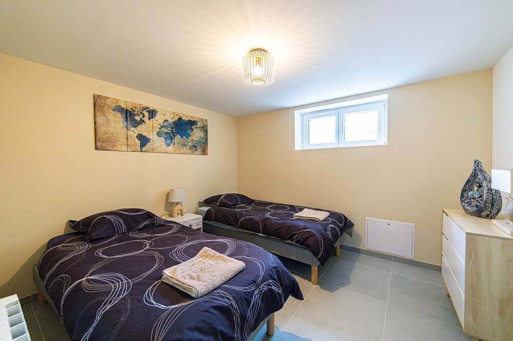 Appartement entier, Jacuzzi 3 places privé, jardin, clim & parking — Dieulouard in Dieulouard, Région de Nancy