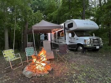 Camping for 6 Guests in Lake Michigan, Michigan, Picture 4