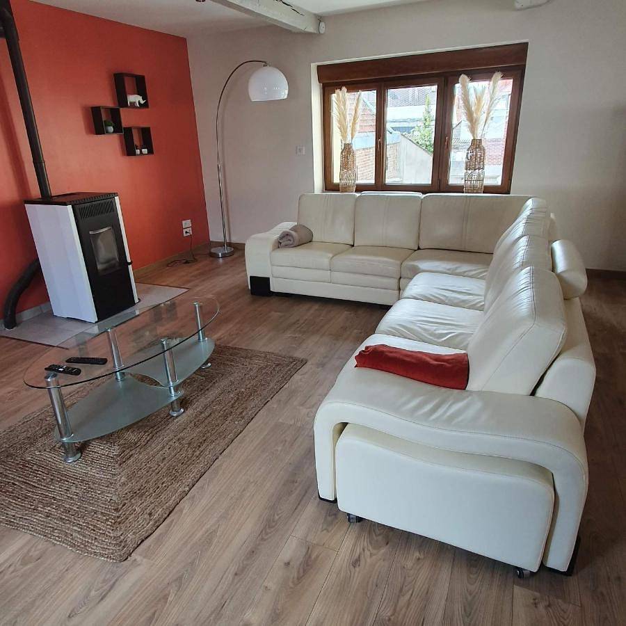 Appartement entier, Apartment in Frévent, Région d'Arras