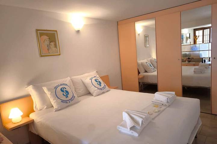 Ferienwohnung für 3 Personen, mit Pool und Garten, mit Haustier in Maraschina