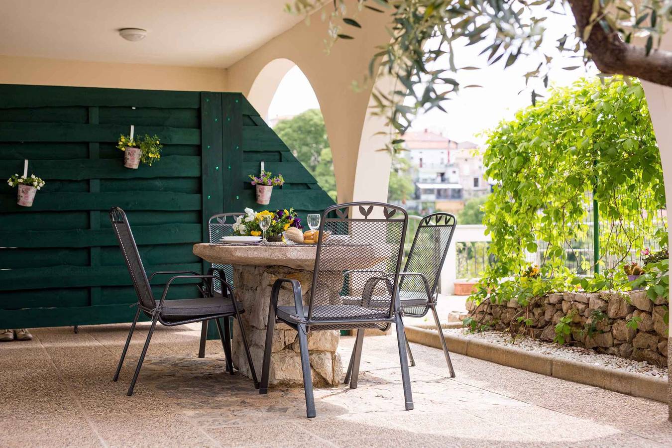 Ganze Ferienwohnung, Ferienwohnung mit schöner Terrasse  in Pod Kovač / Secret Beach, Vrbnik