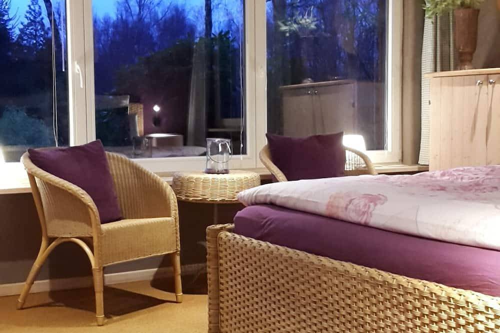 Ferienhausanlage Hilkenberg: Haus 3 mit Kaminofen u. wildromantischem Garten in Bodenfelde, Weserbergland