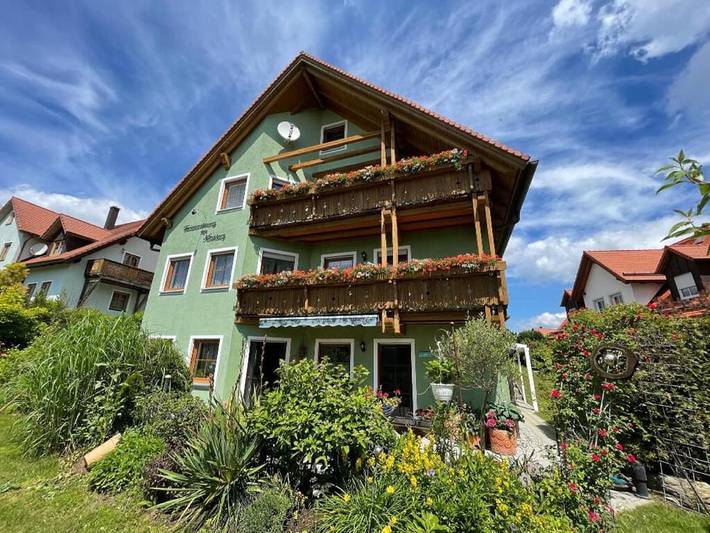 Ferienwohnung für 3 Personen, mit Balkon und Garten in Neualbenreuth