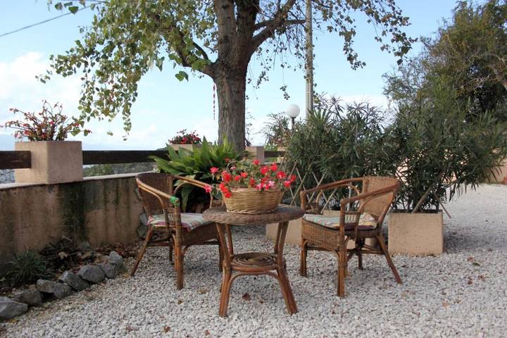 Location de vacances pour 3 personnes, avec vue ainsi que terrasse et jardin à Veroli - 2