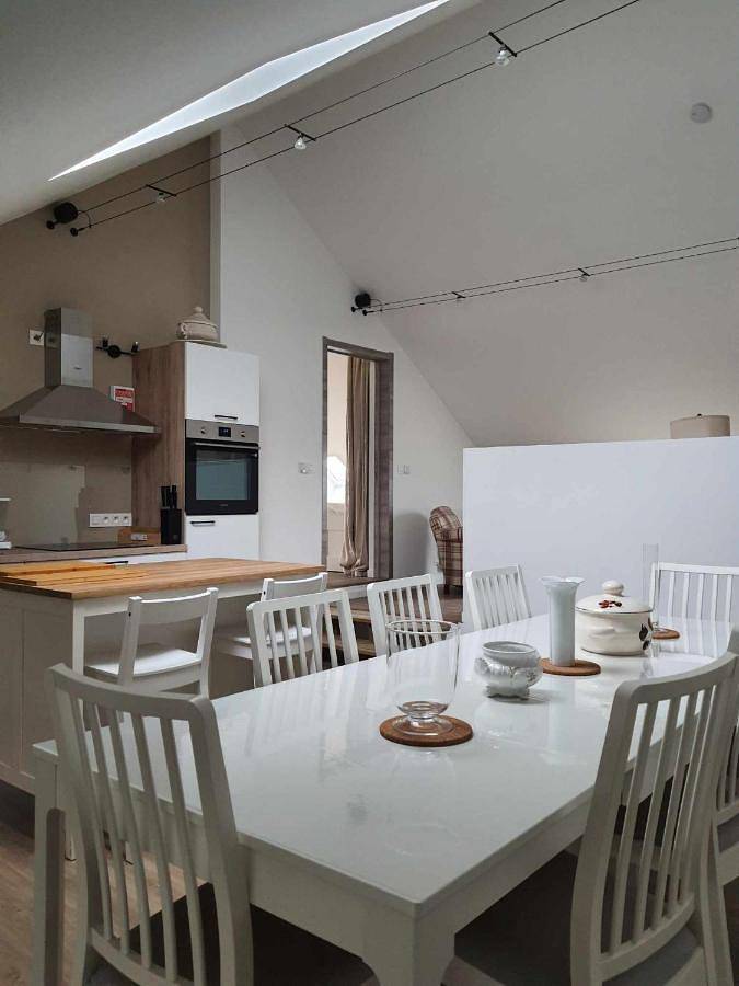 Location de vacances pour 6 personnes, avec jardin et vue à Houyet