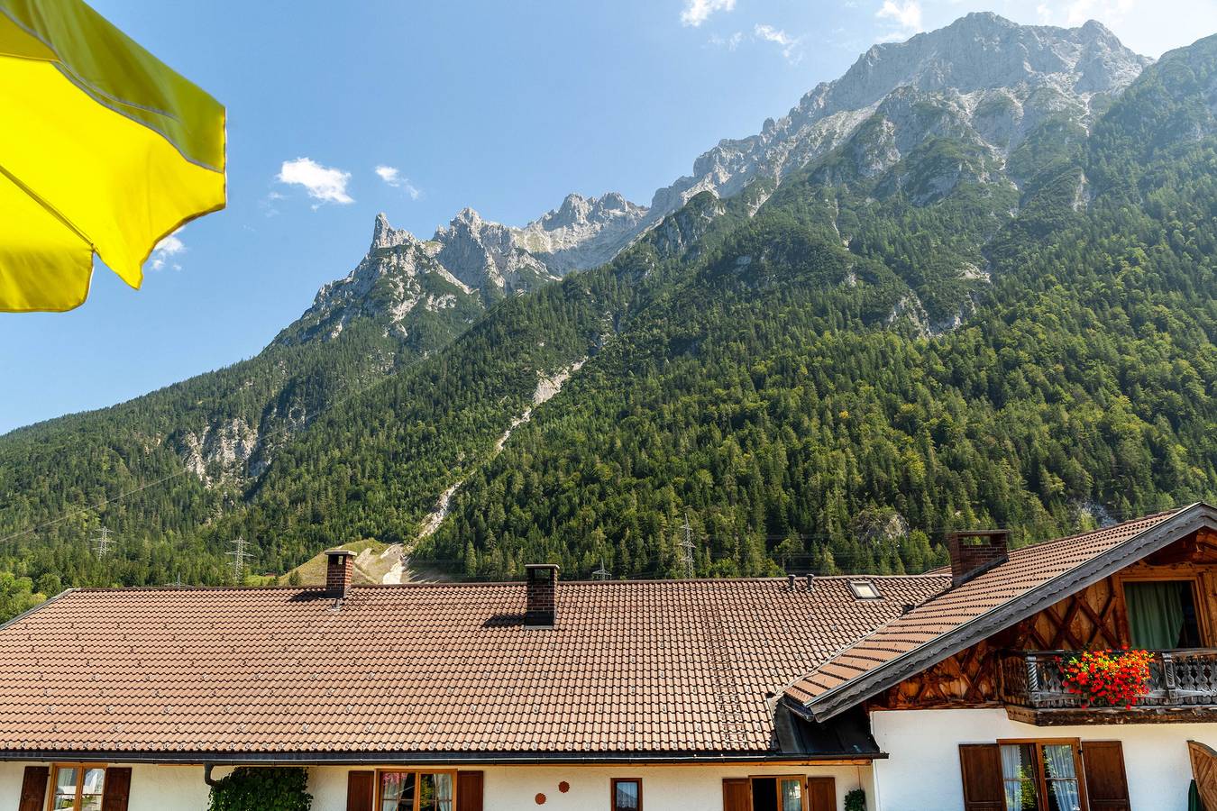 Ganze Wohnung, Ferienwohnung 'Wohnung 4' mit Bergblick, Balkon und Wi-Fi in Mittenwald, Bayerische Alpen