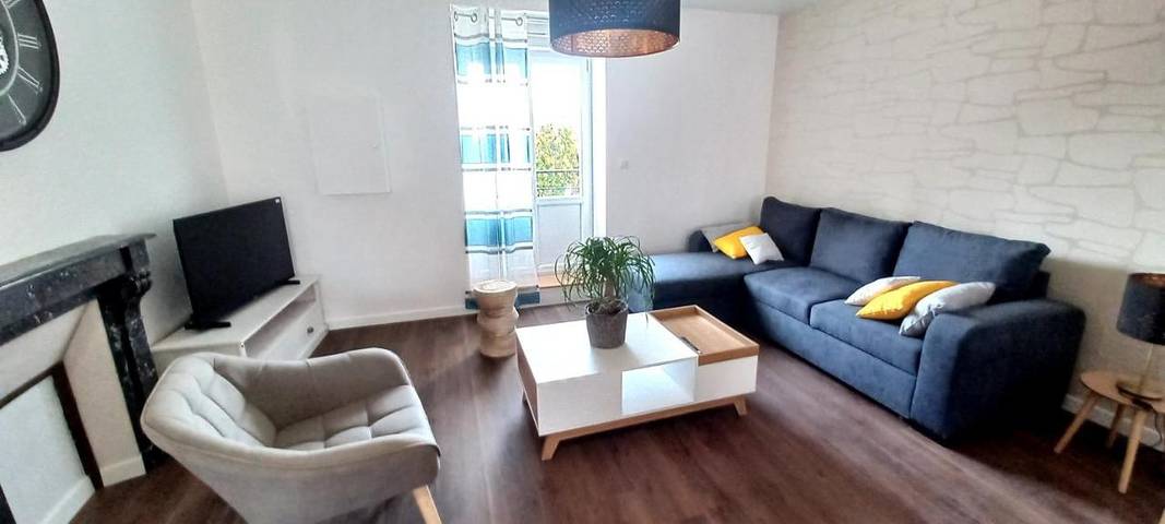 Gîte pour 7 personnes, avec terrasse à Ducey - 2