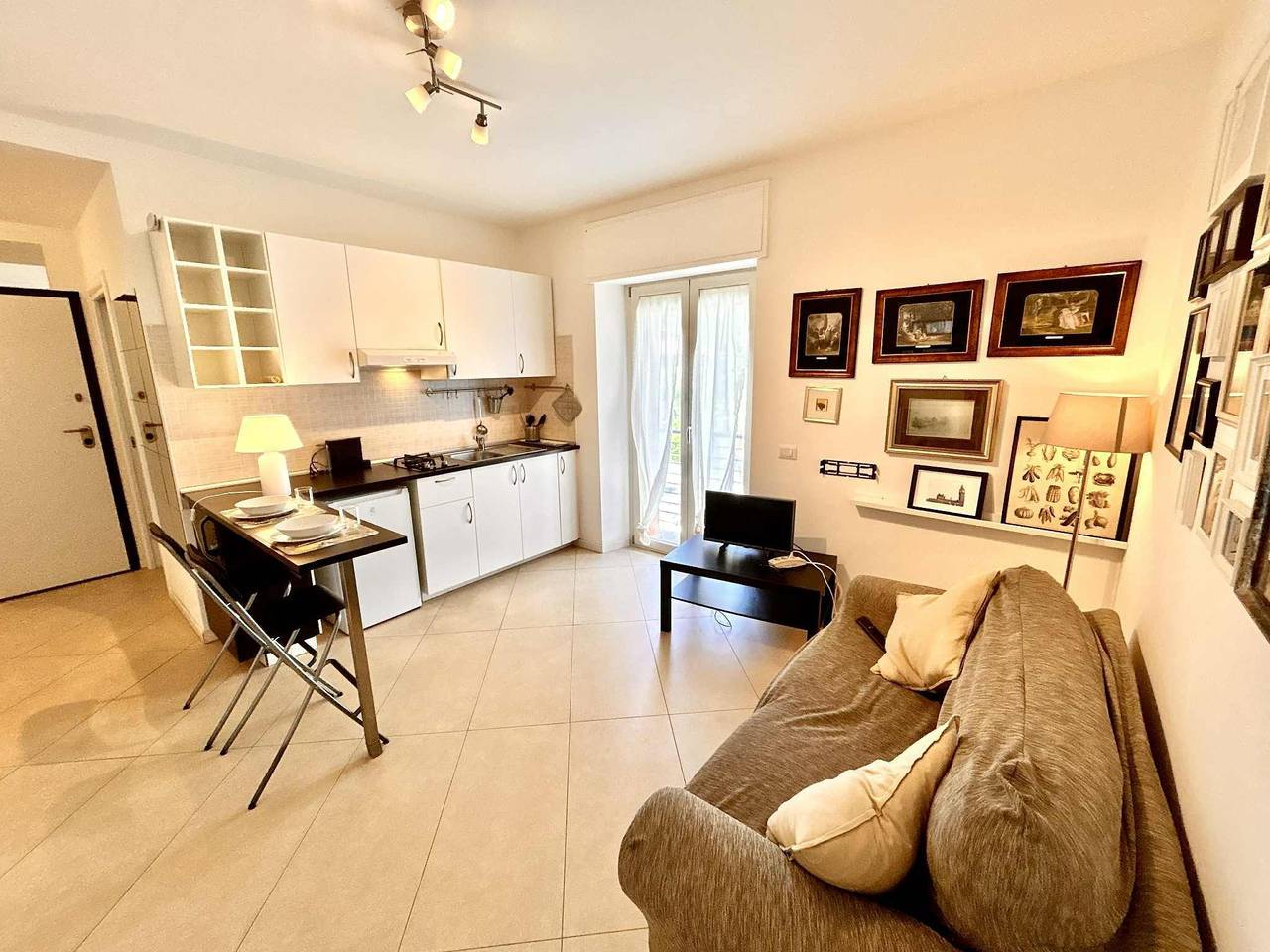 Appartement entier, Gianluca apt [centre, close to the beach, modern] in Numana, Riviera del Conero