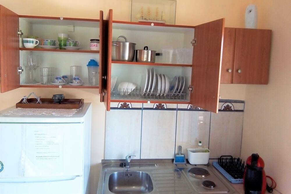 Nantia Wohnung Studio-Apartments mit Bad und einem großen Veranda in Palaia Fokaia, Regionalbezirk Ostattika