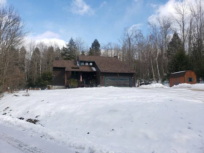 Vacation house for 15 people, with balcony and yard in Hudson Valley