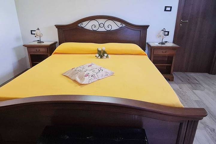 Room 2 double with bathroom, air conditioning and separate entrance in Cariati, Gulf of Taranto
