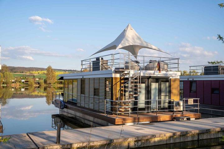 Ferienhaus für 4 Personen, mit Terrasse und Seeblick sowie Ausblick im Weserbergland