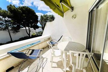 Gîte pour 4 personnes, avec balcon et piscine dans Port Gregau