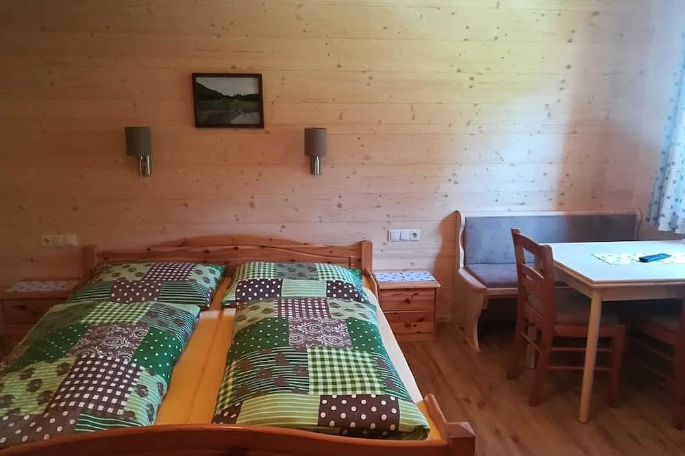 Ganze Wohnung, Zimmer \"Hühnernest\" - Ferienwohnung Hinterwinkl in Achenkirch, Brandenberger Alpen