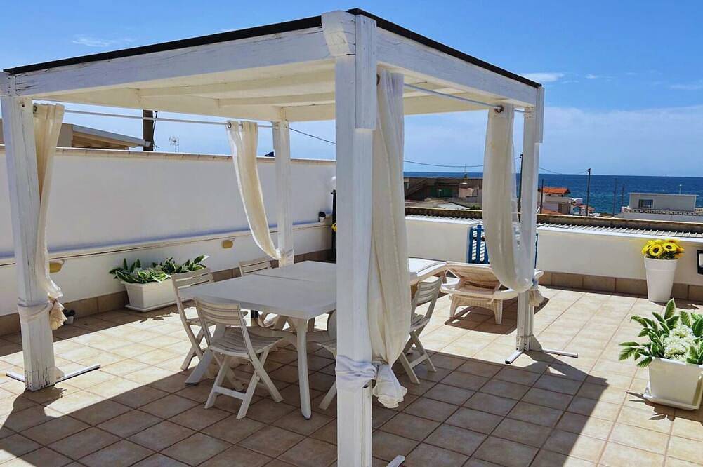 Appartamento intero, Maison Sur Mer - Saline dei Monaci - Casa a 50 metri dal mare nel Salento . in Specchiarica, Manduria