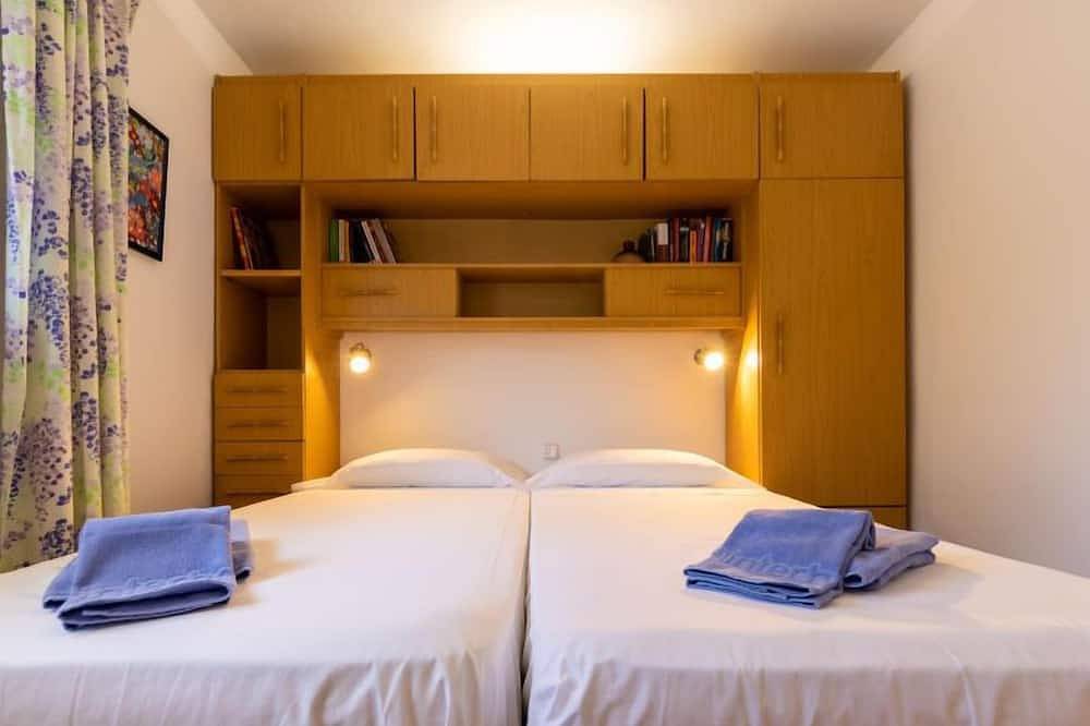 Apartamento entero, Constel·lació by Interhome in Creixell, Costa Dorada