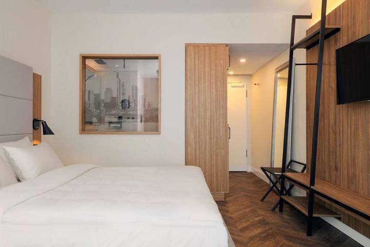 Hotel für 2 Personen, mit Terrasse und Pool sowie Sauna in Frankfurt - 4